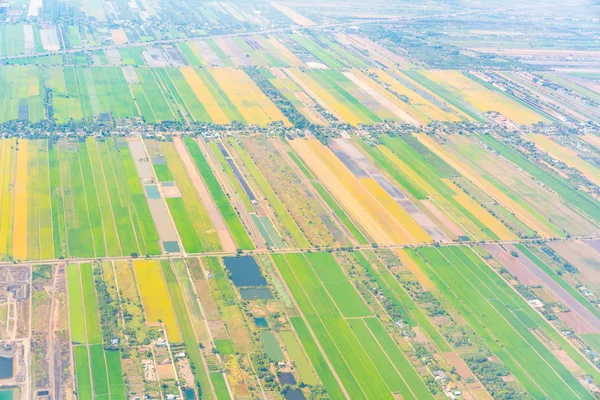 Syn på marken från flygplan fönster . — Stockfoto