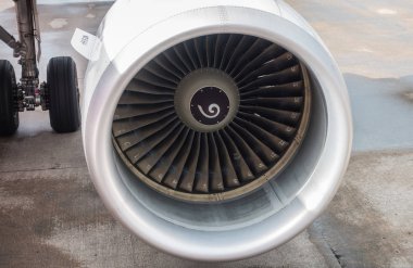 Uçak türbin motoru .