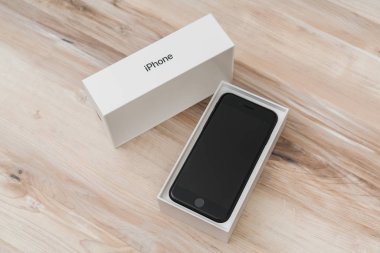 Loei, Thailand - 07 Kasım 2016: yeni Apple iphone 7 n unboxing