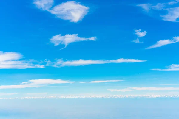 Nube en el cielo azul  . —  Fotos de Stock