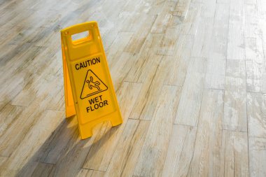 Yüzme Havuzu, uyarı işareti .