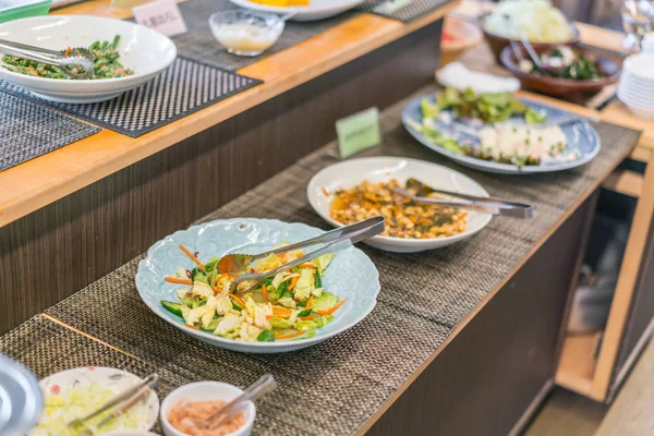 Traditionelles japanisches Frühstück im Hotel, Japan . — Stockfoto