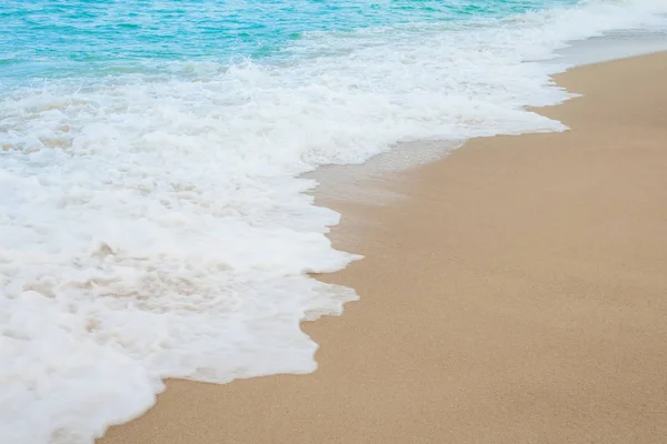 Strand och tropiskt hav . — Stockfoto