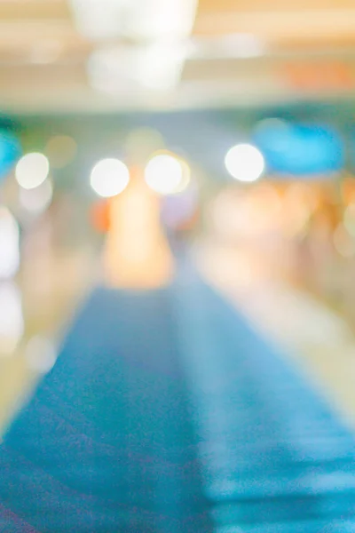 Abstract blur of wedding party in large hall . — Stock Photo, Image