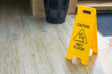 Yüzme Havuzu, uyarı işareti