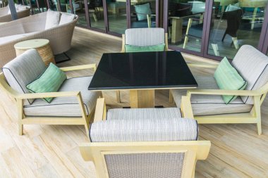 masa ve sandalye Restaurant