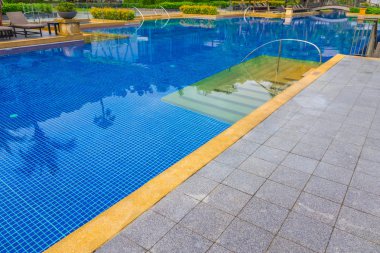 Otel havuzu resort güzel yüzme havuzunda