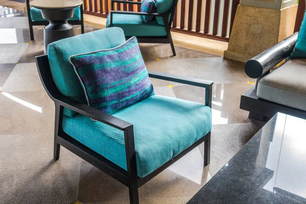 Closeup yastık ile modern mobilya