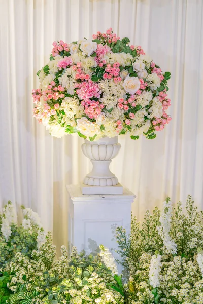 Mooie Bloemen Voor Valentijnsdag Bruiloft Scène — Stockfoto