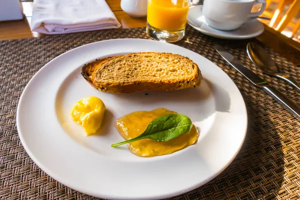 Frühstück Mit Toast Und Kaffee — Stockfoto