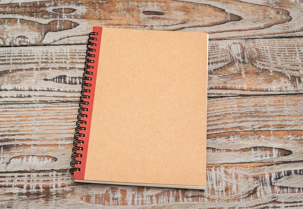 Notebook Branco Simular Fundo Madeira — Fotografia de Stock