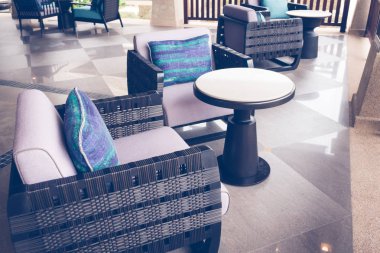 Yastıklı modern mobilyaların kapatılması (filtrelenmiş görüntü işlenmiş vintage etkisi. )