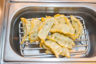 Kahvaltı büfesi ile sosis .