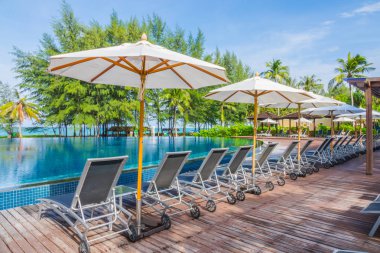 Denize yakın Yüzme Havuzu rahatlatıcı ile koltuk