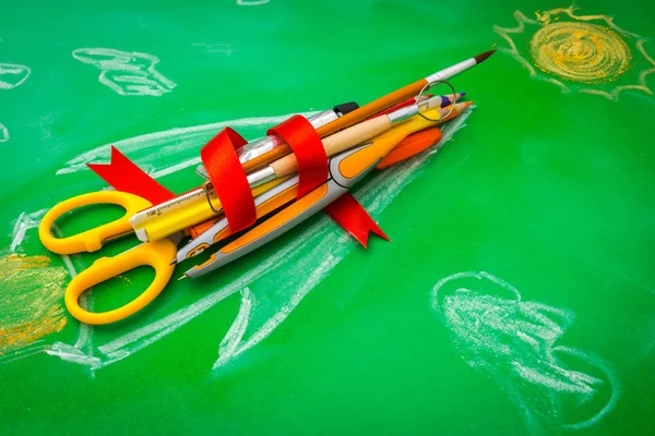 Rocket Made School Supplies Green Chalkboard Back School Background — стоковое фото