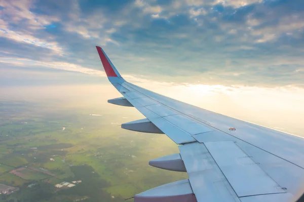 Wing Airplane Flying Clouds Sunset — Stock Photo, Image