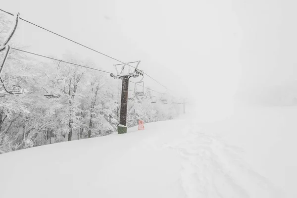Remonte Sobre Nieve Estación Esquí —  Fotos de Stock