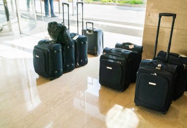 valiz ve seyahat çantası .