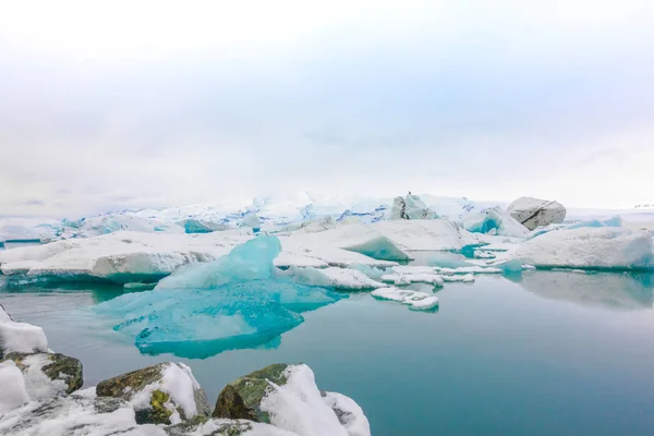 Iceberg nella laguna del ghiacciaio, Islanda  . — Foto Stock