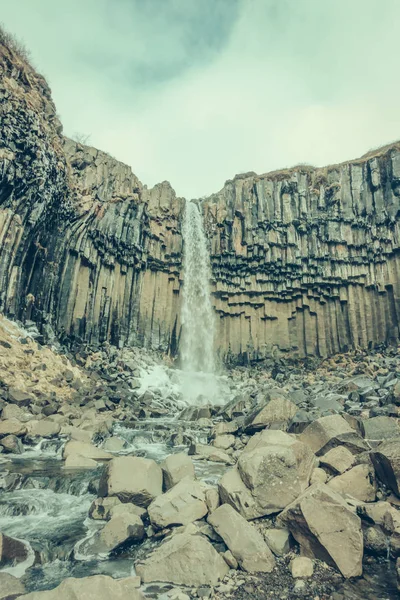Vakker, berømt foss på Island, vintersesong. (Filtere – stockfoto