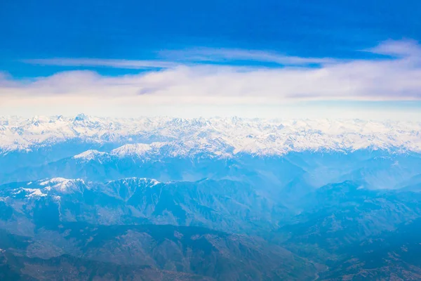 Wunderschöne Landschaft des Himalaya-Gebirges, Blick aus dem Flugzeug — Stockfoto