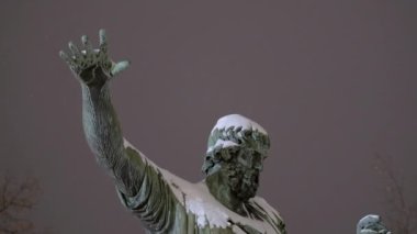 Minin ve Pozharsky Moskova 'daki Kızıl Meydan' da. Rus İmparatorluğu 'nun tarihi anıtı. Rus tarihi