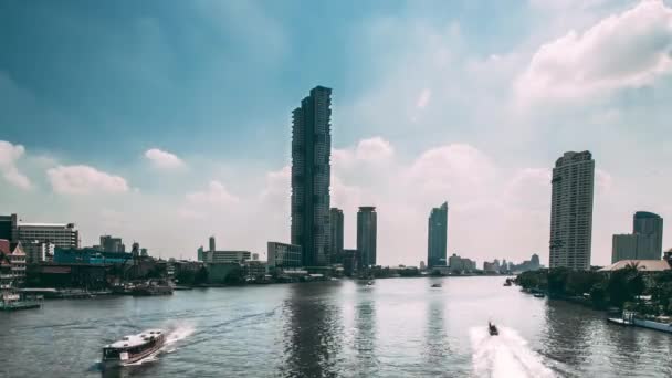 Időzített Kilátás Hajók Taksin Bridge Chao Phraya River Bangkok Belvárosában — Stock videók