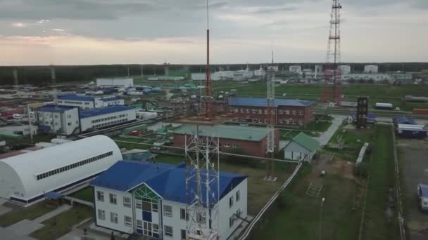 Ropný Průmysl Ruské Ropné Pole Sibiři Rafinérie Ropy Obytné Oblasti — Stock video