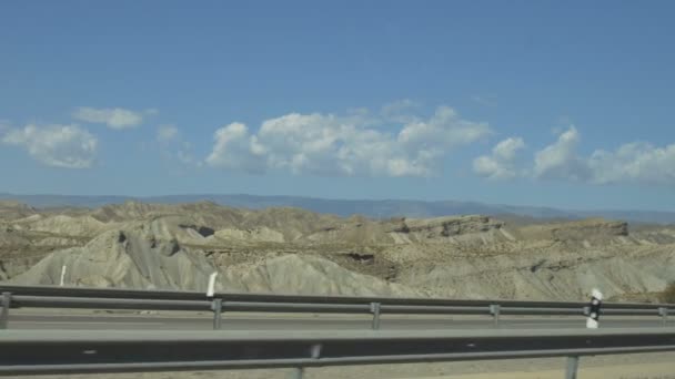 Bela paisagem nas montanhas a partir da estrada — Vídeo de Stock