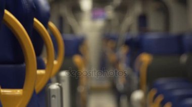 Modern bir trenle konfor şehir gezisi