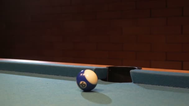 Amerikansk Pool, sköt bollen saknas Biljard pocket — Stockvideo