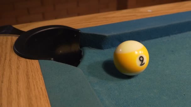 American Pool, the shot nine ball going in billiard pocket — Stock Video