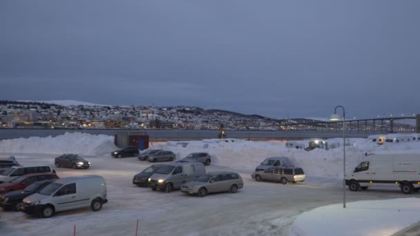 Vista nocturna en el Tromso, Noruega — Vídeo de stock