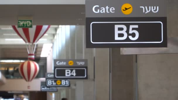 Sinal de portão do aeroporto em linha — Vídeo de Stock