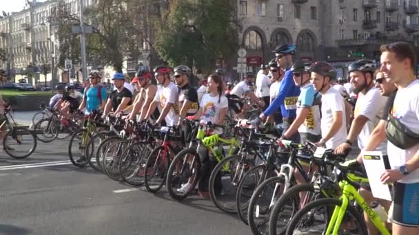 Μαραθώνιος ποδηλασίας. Ουκρανία, Κίεβο 21.03.2020 — Αρχείο Βίντεο