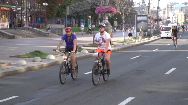 Maratona de ciclismo. Ucrânia, Kiev 21.03.2020 — Vídeo de Stock