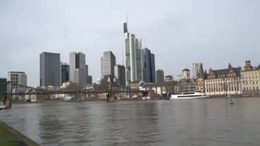 Fankfurt 'un gökdelenleri Almanya' nın ana merkezidir..