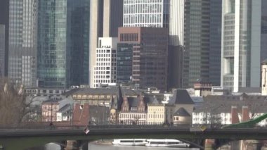 Fankfurt 'un gökdelenleri Almanya' nın ana merkezidir..