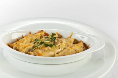 tavuk, mashroom ve peynir krep güveç
