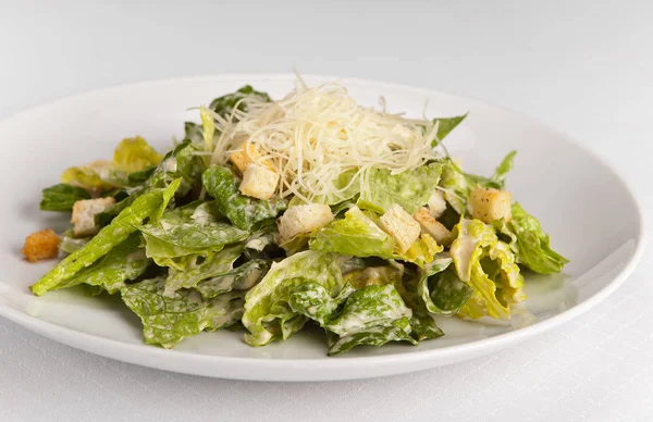 Caesar salát se sýrem a krutony Stock Snímky