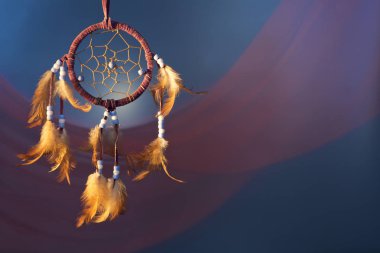 Dreamcatcher rengi kadife arka plan üzerinde