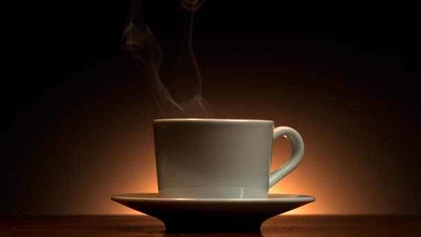 Taza de café ahumado caliente — Vídeo de stock