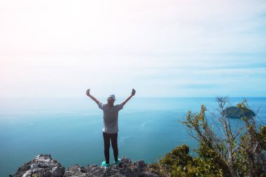 macera spor arka plan ifade genç kadın mutlu stand al