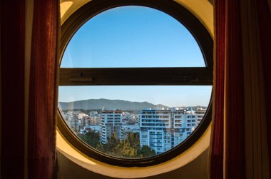 görünüm penceresinde şehir.