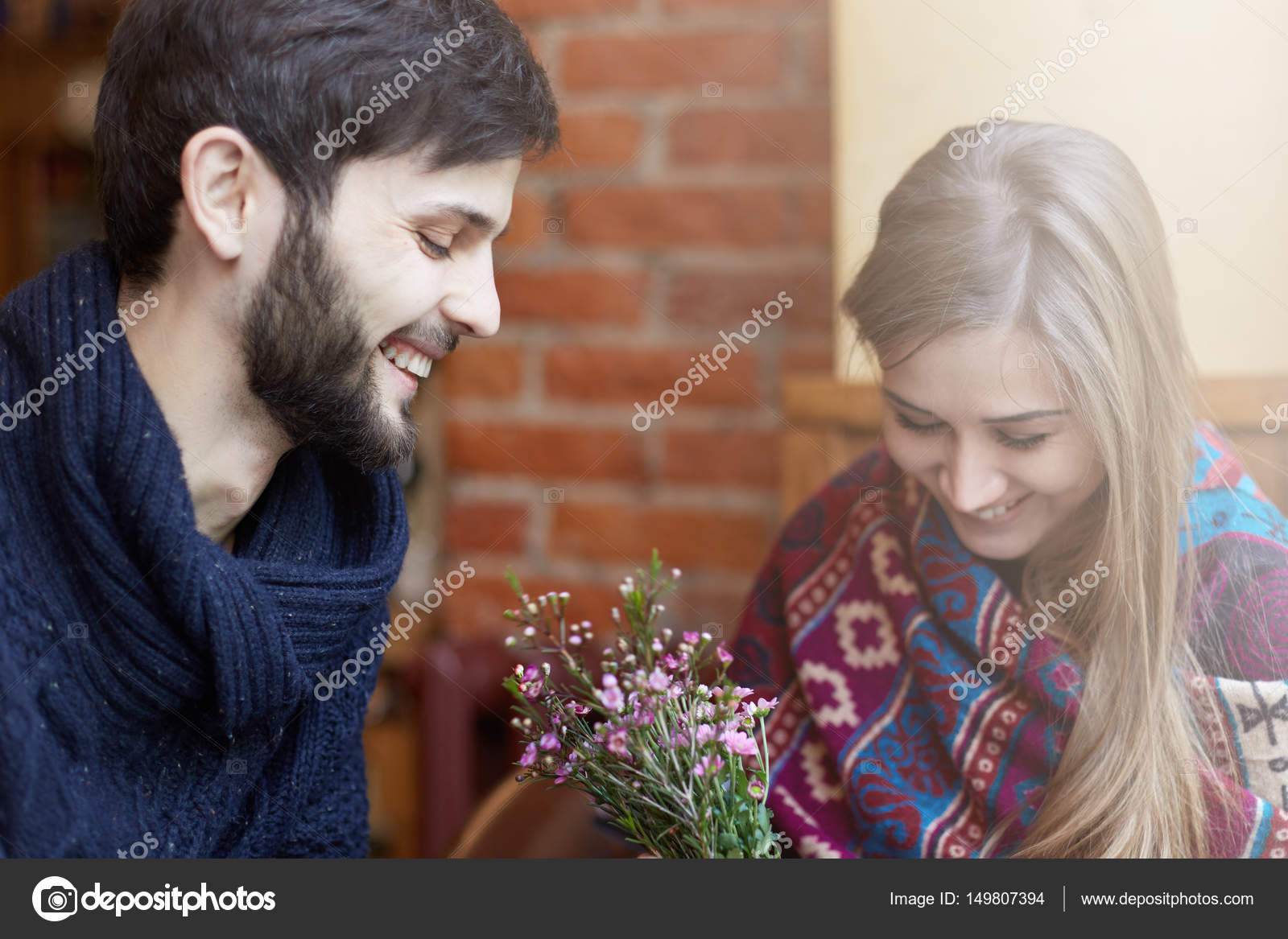 Dating κορίτσι ζεστό και κρύο