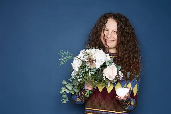 Feliz Primavera Concepto Vacaciones Familiares Auténtico Retrato Estudio Encantadora Hembra — Foto de Stock