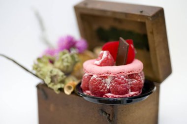 Ahududu mini macarron