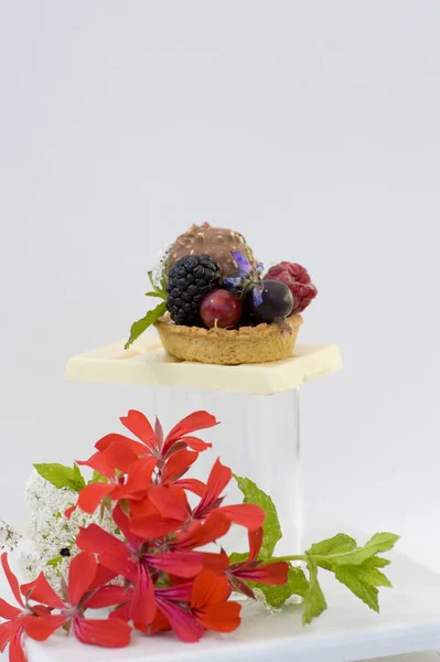 Fruta vermelha mini torta — Fotografia de Stock