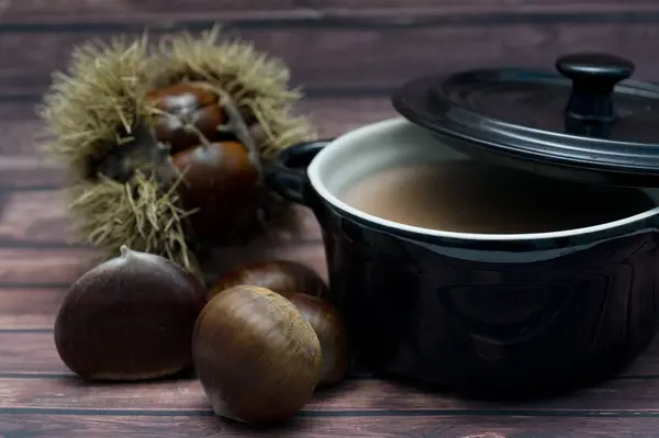 Chestnuts soup and fruit — Stock Photo, Image