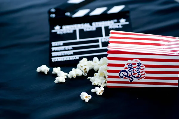 Popcorn-Filmsnack — Stockfoto